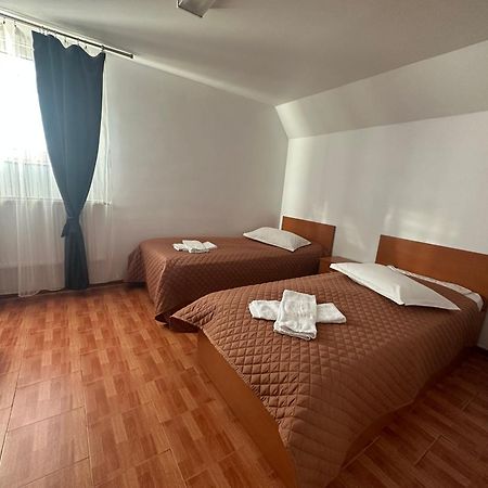 Casa Rustic Cazare Пітешть Екстер'єр фото
