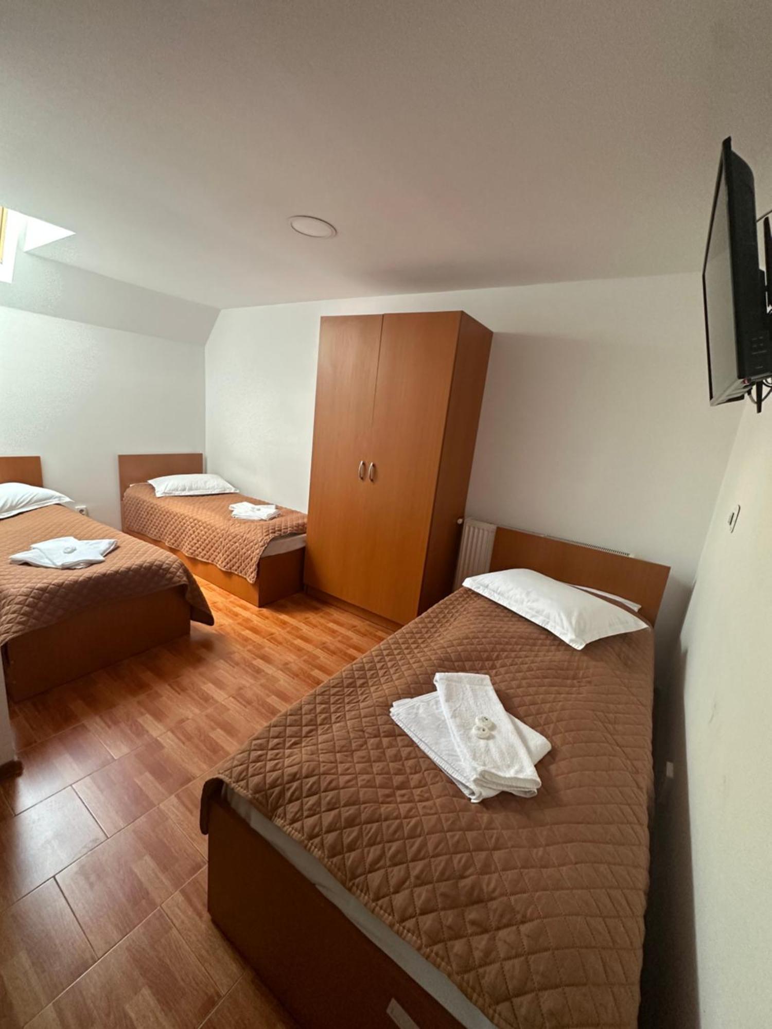 Casa Rustic Cazare Пітешть Екстер'єр фото