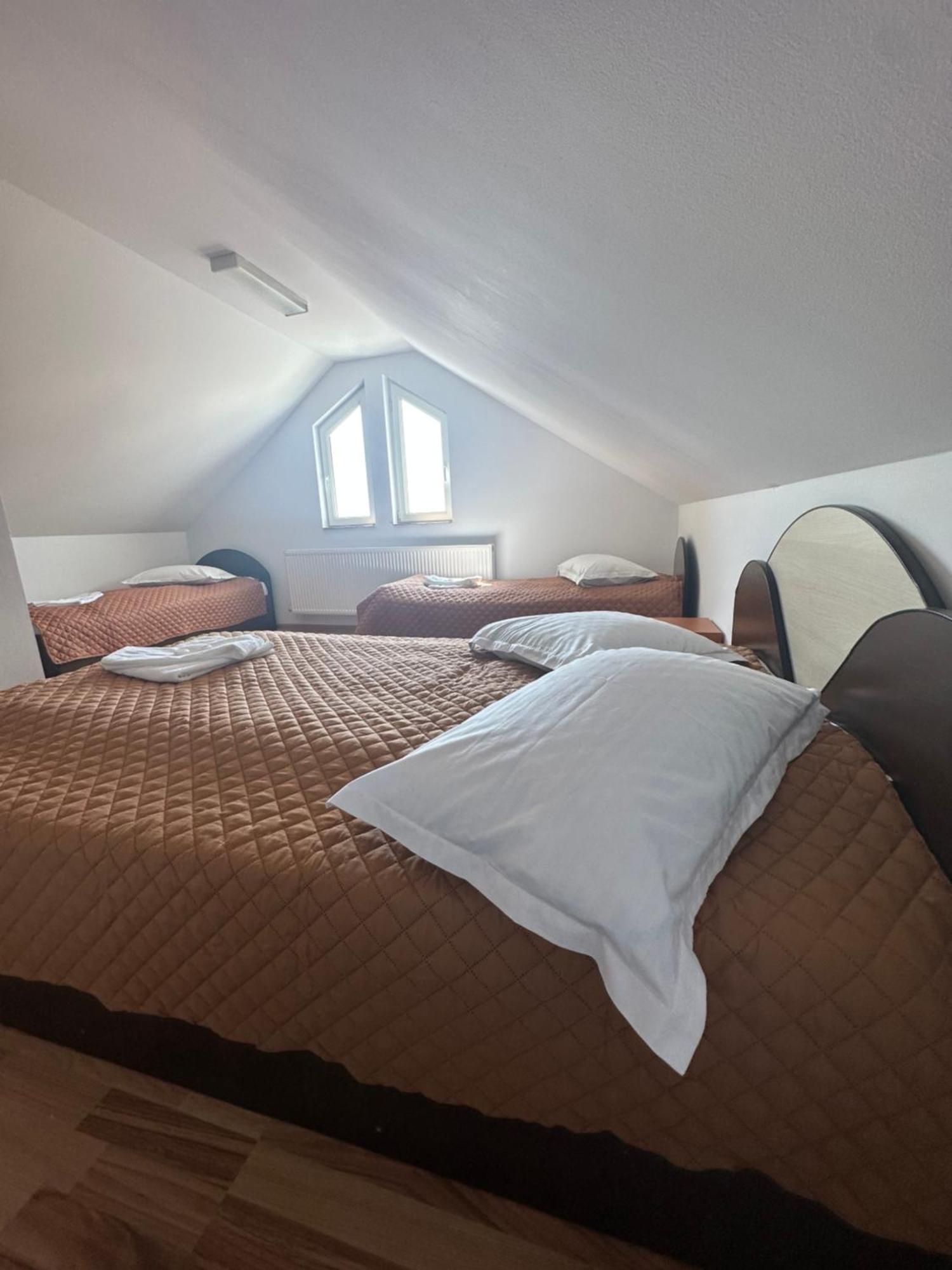 Casa Rustic Cazare Пітешть Екстер'єр фото